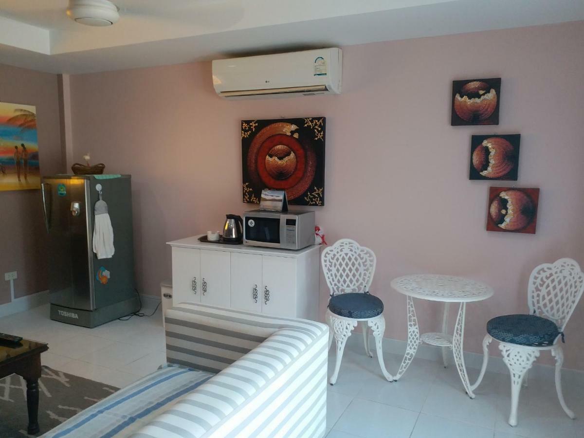 Residence Chez Nous Phuket Rawai Buitenkant foto